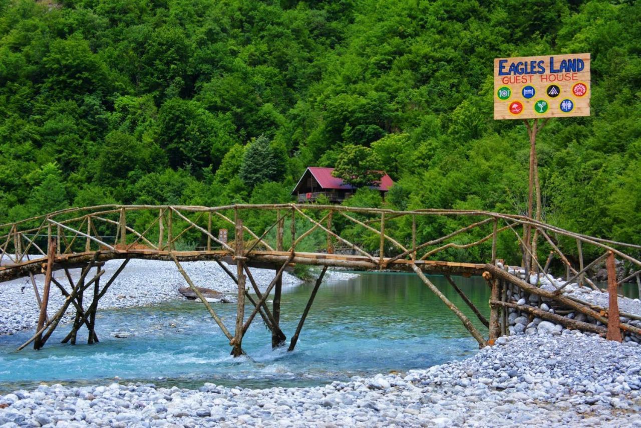 Eagles Land * Moll' e Shoshit